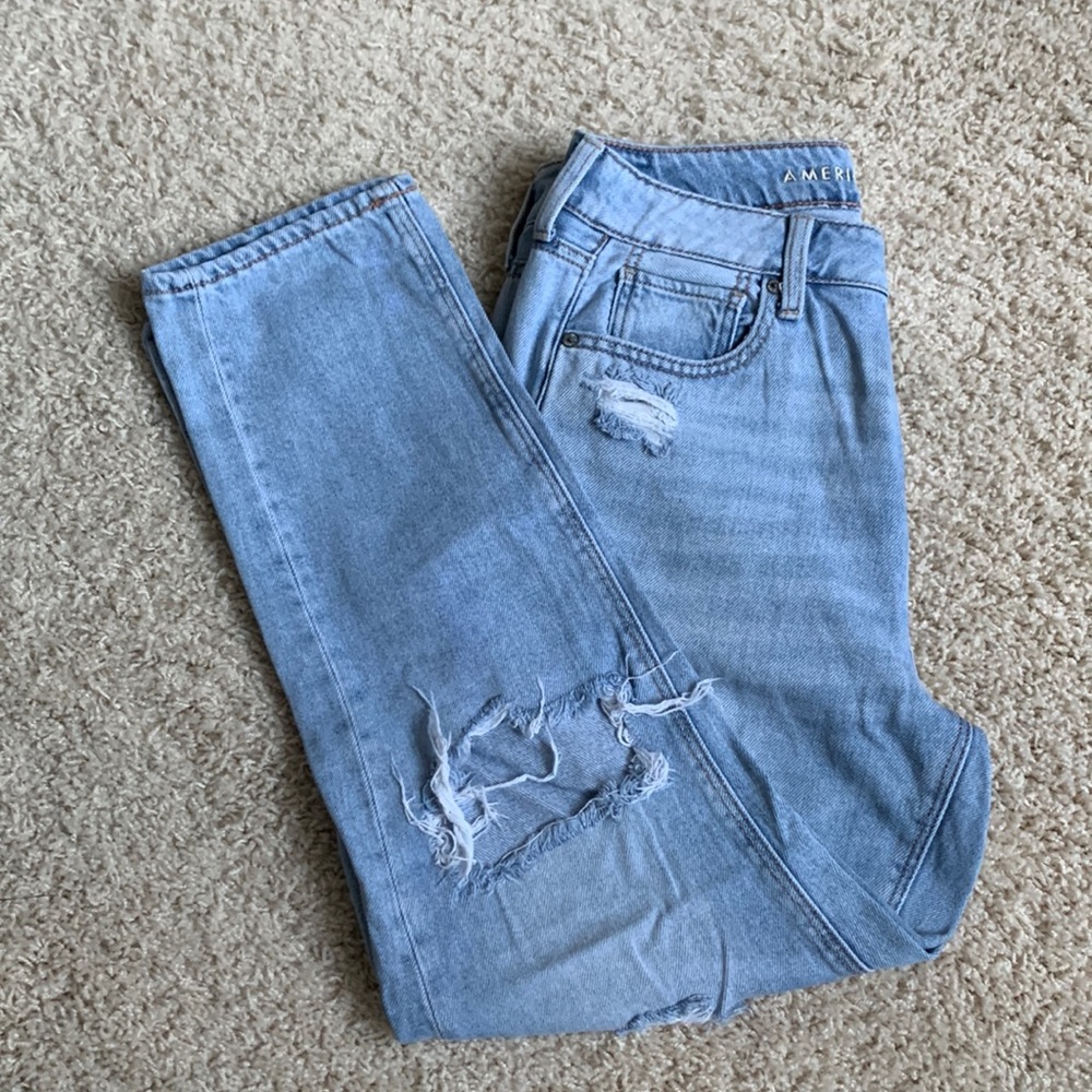 American Eagle Outfitters high-rise Tom girl jeans